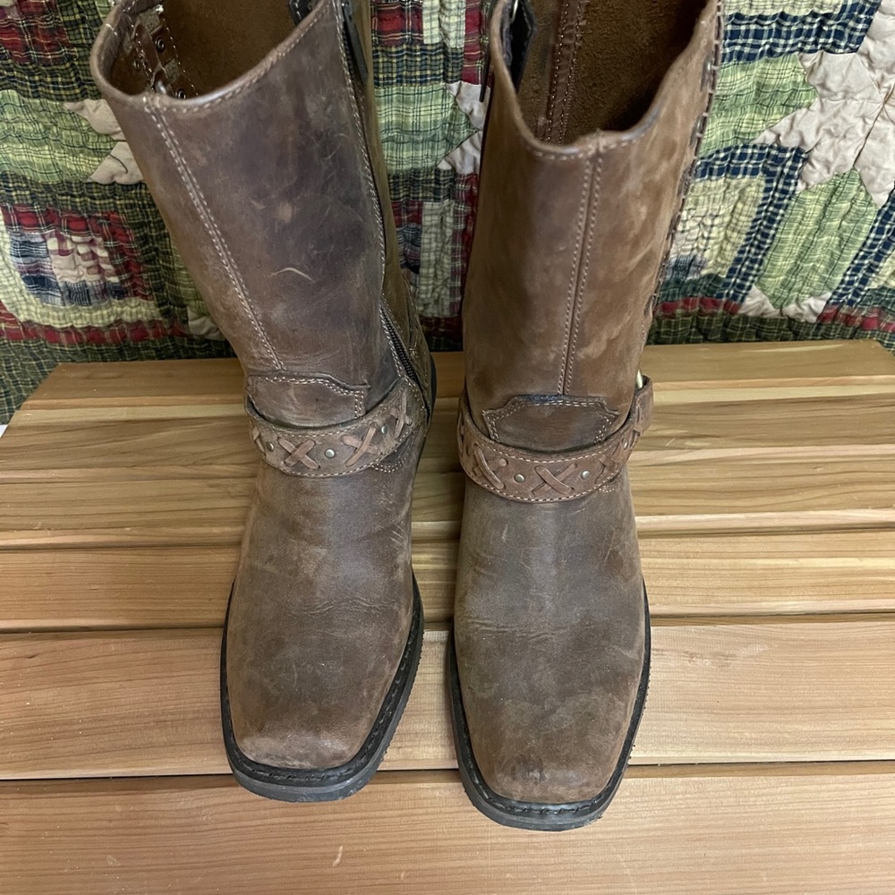 Harley Davidson brand, size 9 boots.
